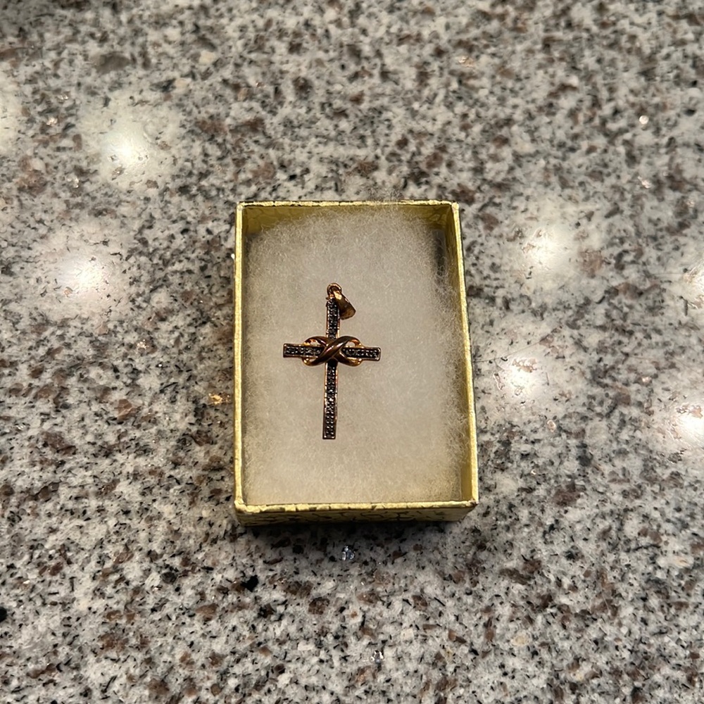 Cross pendant